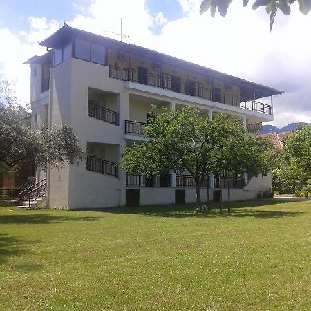 Trantas Rooms Paralía Skotínis Kültér fotó