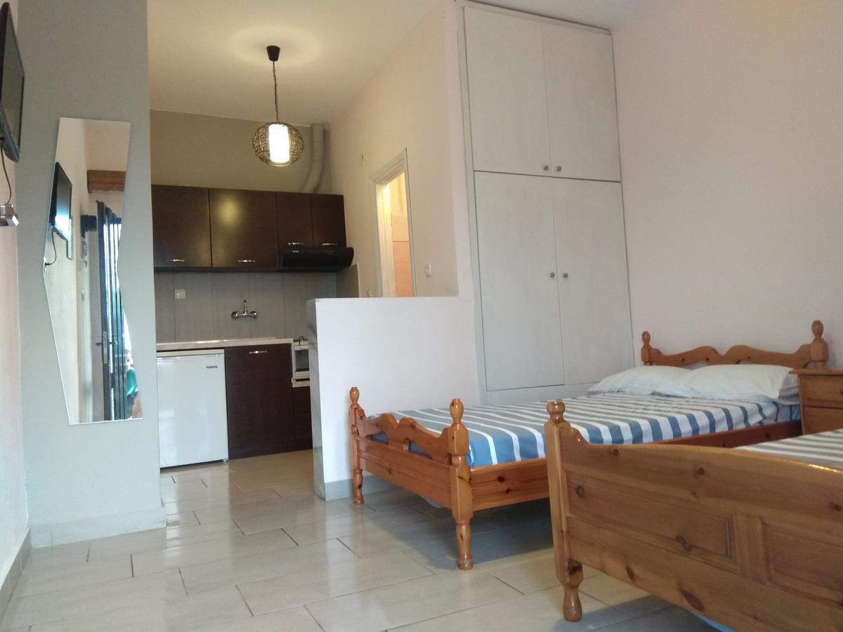 Trantas Rooms Paralía Skotínis Kültér fotó